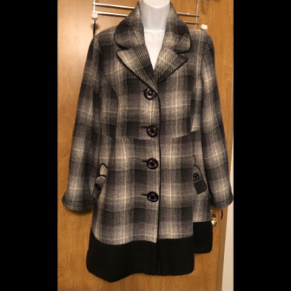ATTENTION! PRICE DROP!
JOIT Coat
WAS $40. NOW $30.